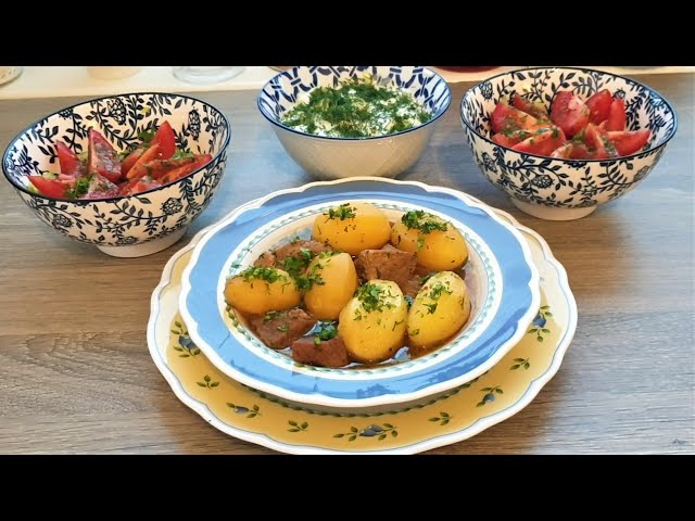 Тушёная картошка с мясом и овощной салат на обед