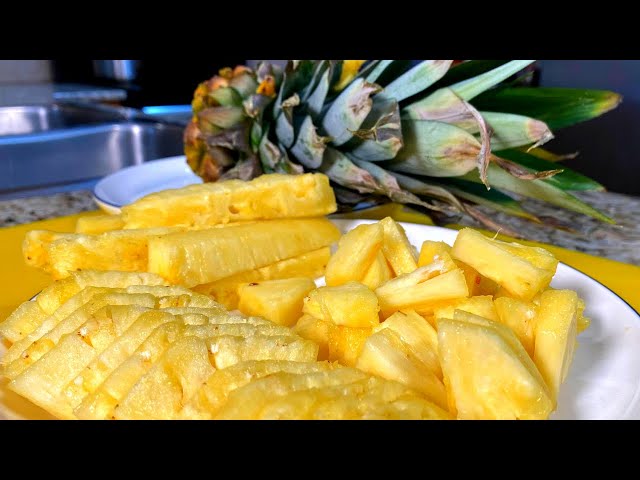 Красивая нарезка ананасов на праздничный стол 
