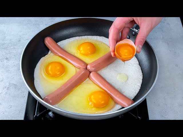 Царский завтрак на сковороде из яиц и сосисок