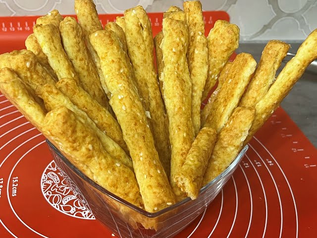 Хрустящая сырная соломка в духовке