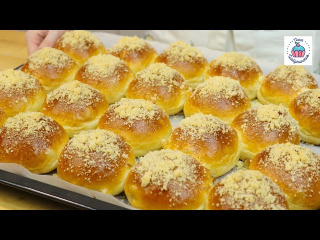Ароматные булочки с творогом и изюмом под сладкой крошкой