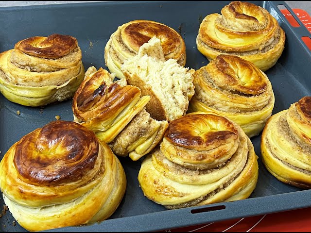 Сдобные булочки с ореховой начинкой