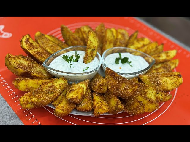 Хрустящая жареная картошка с соусом