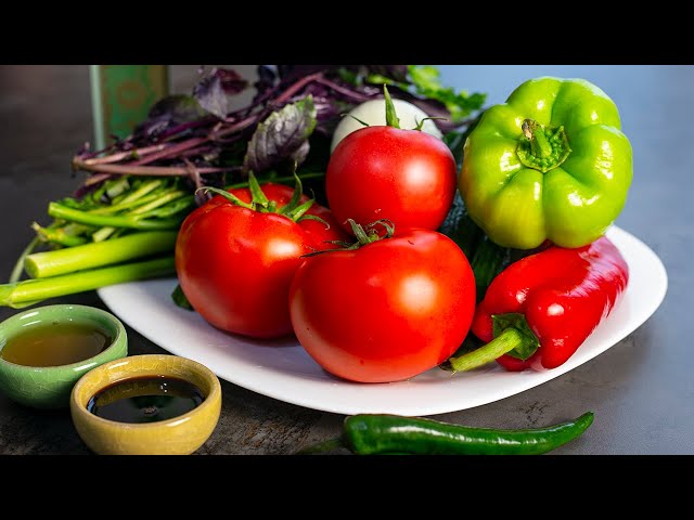 Летний салат из огурцов и помидоров