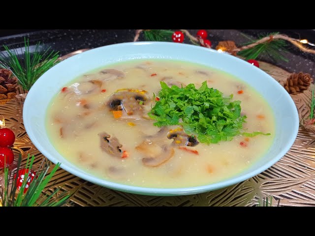 Сытный картофельный суп с шампиньонами, мясом и сыром