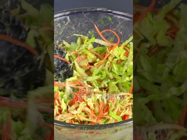 Лёгкий салат с пекинской капусты, курицы и моркови по-корейски
