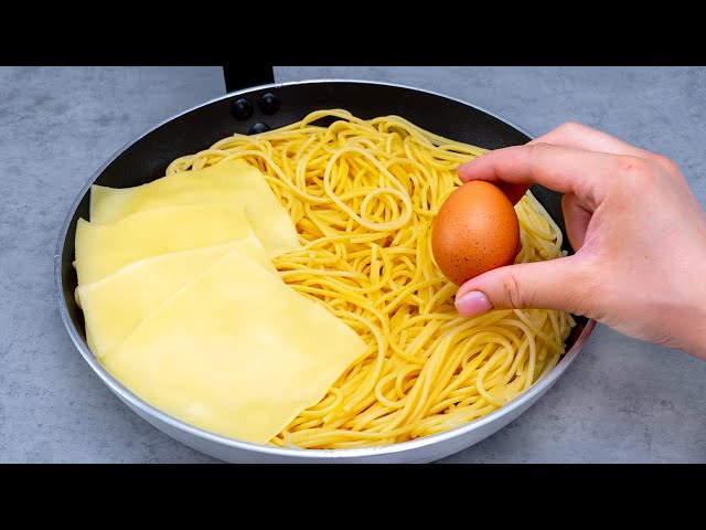Тарт из спагетти на сковороде с яйцами и сыром