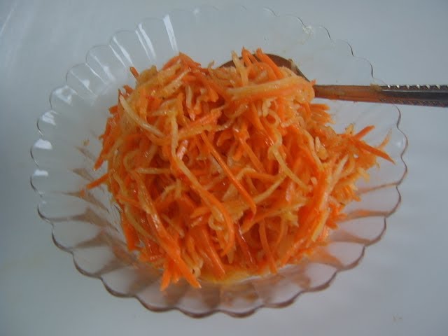 Легкий салат из редьки и моркови