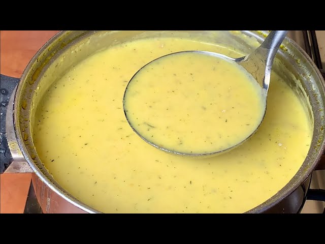 Простой суп с манкой и плавленым сыром