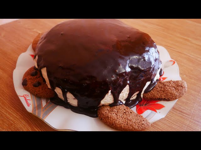 Шоколадный торт со сметанным кремом и глазурью