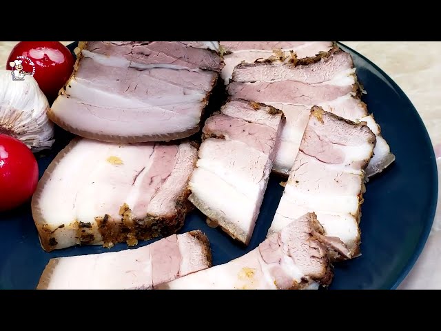Вкусная свиная грудинка в духовке