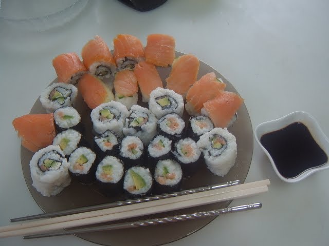 Роллы, суши