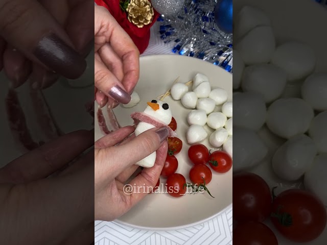 Быстрая и красивая закуска из сыра и помидоров на новогодний стол 2024