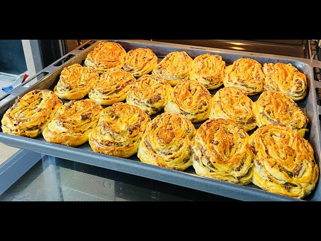 Мягкие и ароматные булочки с мясной начинкой