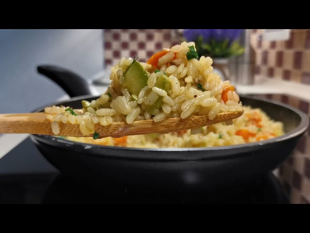 Рис с кабачками на сковороде
