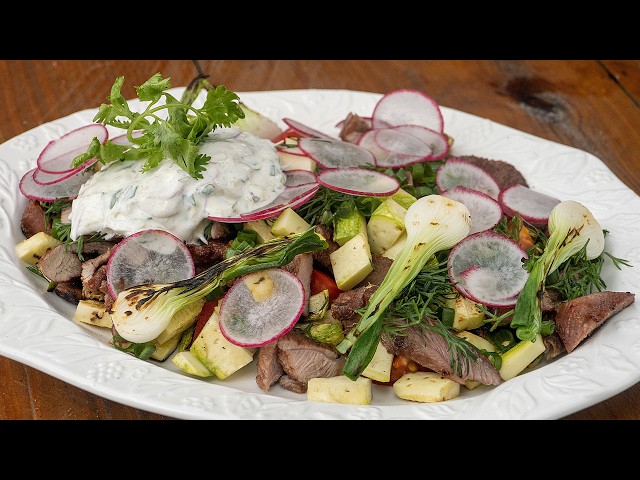 Летний салат с кабачками и мясом