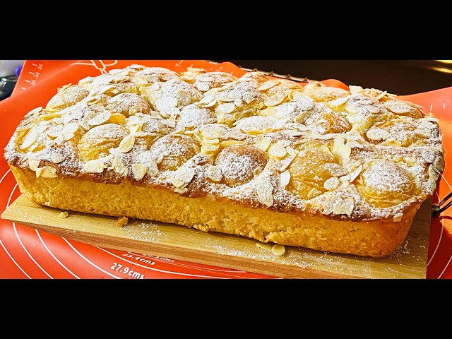 Творожный пирог с абрикосами и миндальными лепестками