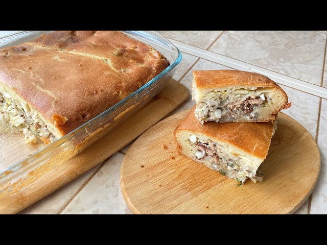 Заливной пирог с рисом, консервами и яйцами