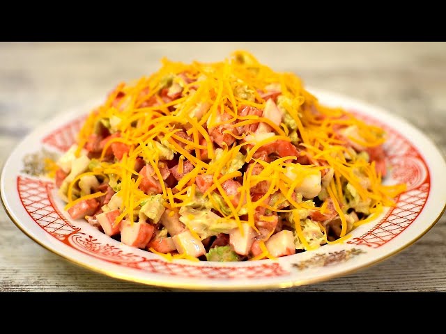 Салат с крабовыми палочками и овощами
