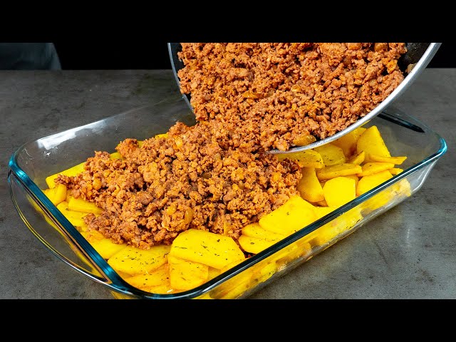 Мясная запеканка с картофелем и томатным соусом