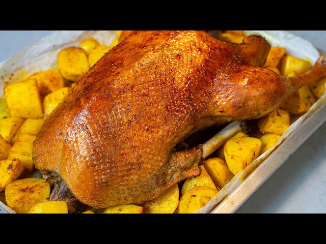 Запечённый гусь с апельсинами и картофелем
