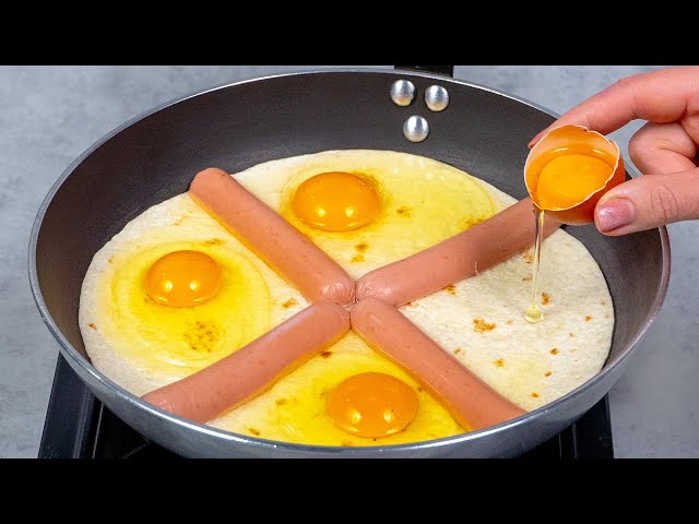 Лаваш с сосисками, сыром и йогуртовым соусом