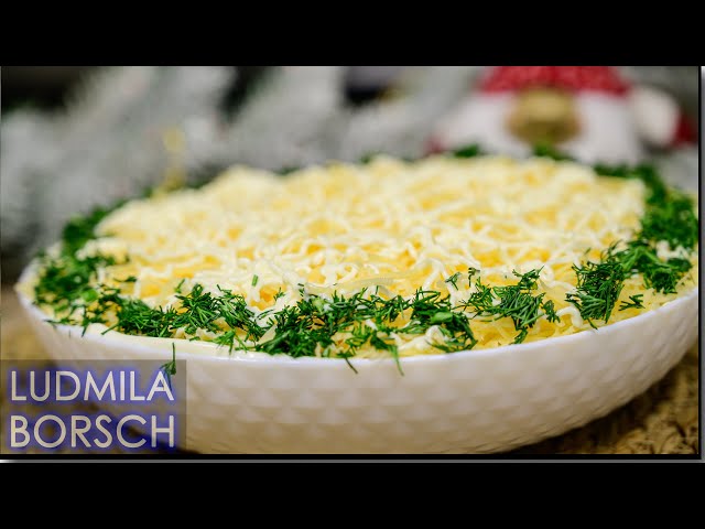 Слоёный салат с курицей, яблоком и сыром