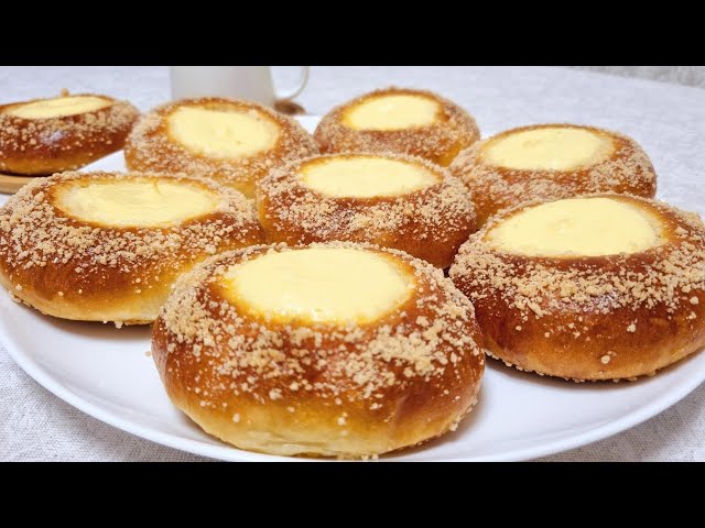 Пышные ватрушки с творогом и штрейзелем