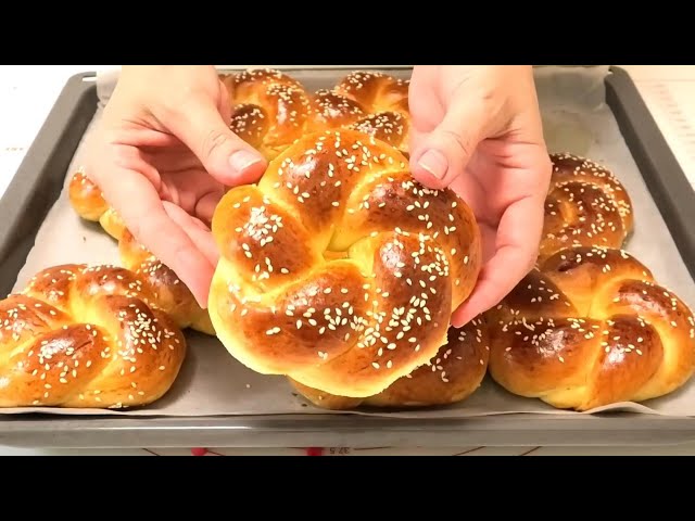 Сдобные булочки с ванилью на мягком дрожжевом тесте