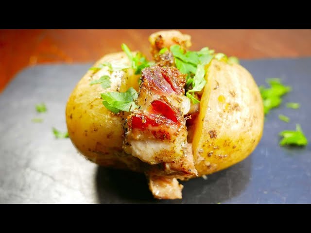 Картофель, запечённый с беконом и шампиньонами Картофель, запечённый с беконом и шампиньонами