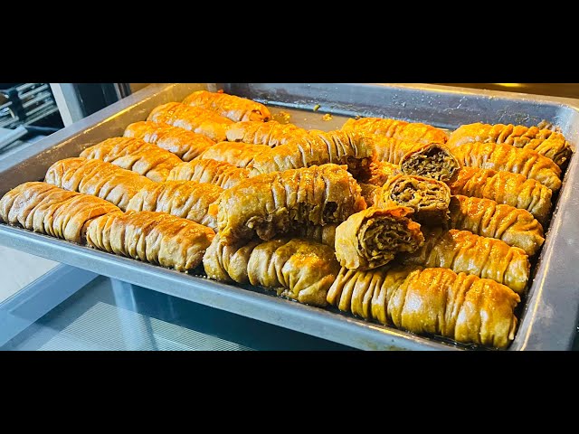 Слоёная выпечка с ореховой начинкой и сиропом