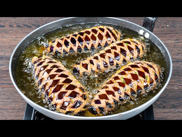 Запечённые баклажаны с мясным фаршем и сметанным соусом