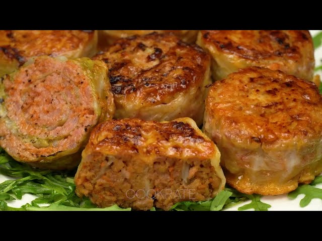 Запеканка из капусты с мясным фаршем, беконом и сливочным соусом