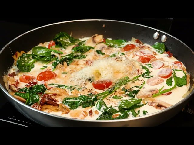 Лосось в сливочном соусе со шпинатом и картофельным пюре