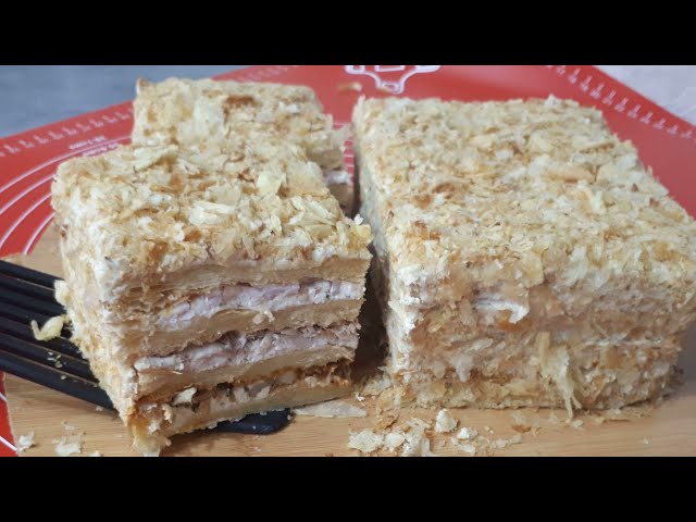 Слоёный закусочный торт Наполеон с курицей и грибами