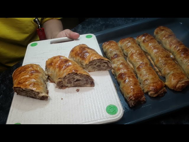 Мясные рулеты из дрожжевого теста