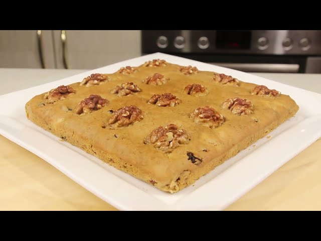 Ароматный пирог с бергамотовым чаем, сухофруктами и орехами