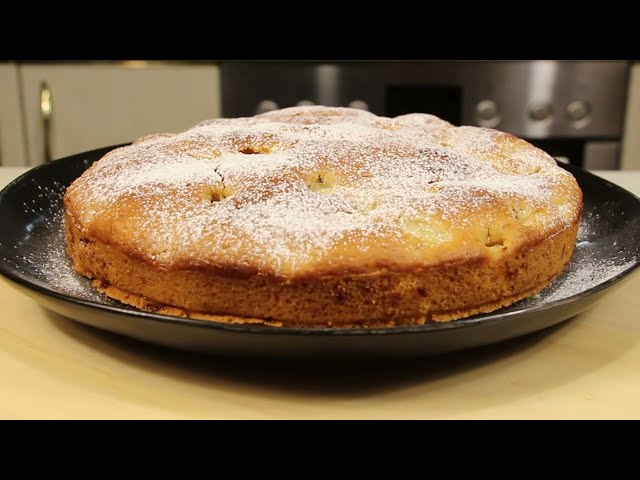 Постная апельсиновая шарлотка с яблоками