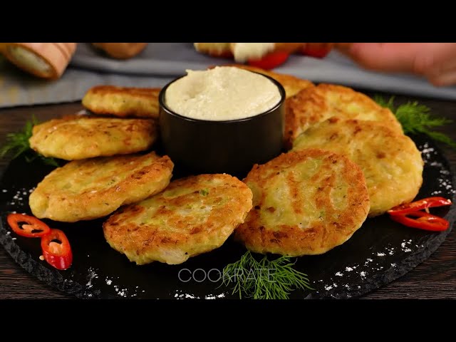 Острые капустные оладьи с чесночным соусом