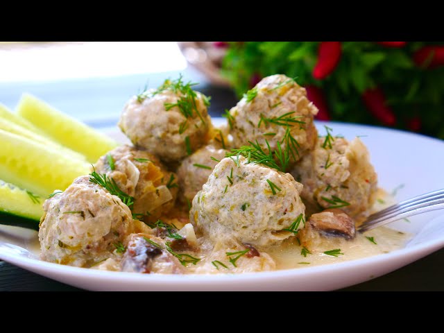 Сливочные тефтели с цукини и грибным соусом