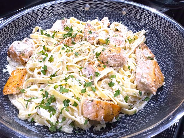 Рыба с макаронами в сливочном соусе