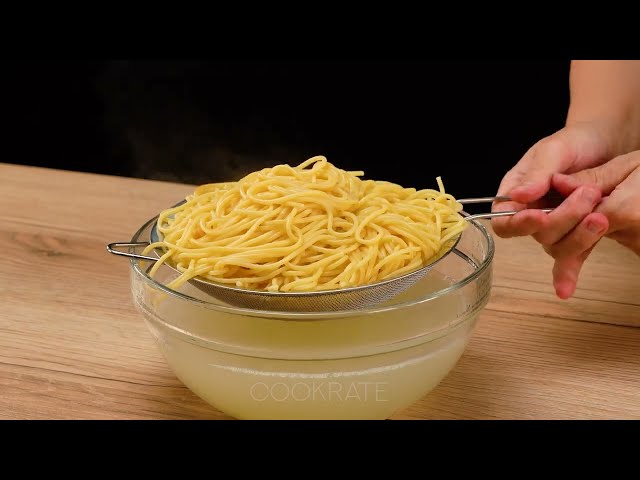 Азиатская паста с курицей и овощами
