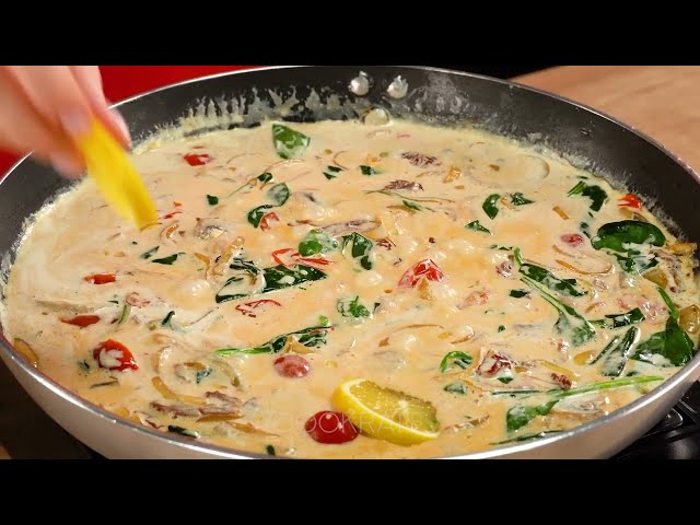 Лосось в сливочно-грибном соусе с томатами и шпинатом