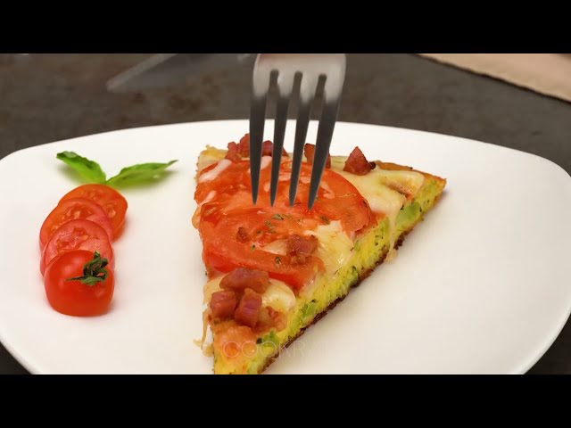 Запеканка с брокколи, сыром и беконом под томатным соусом
