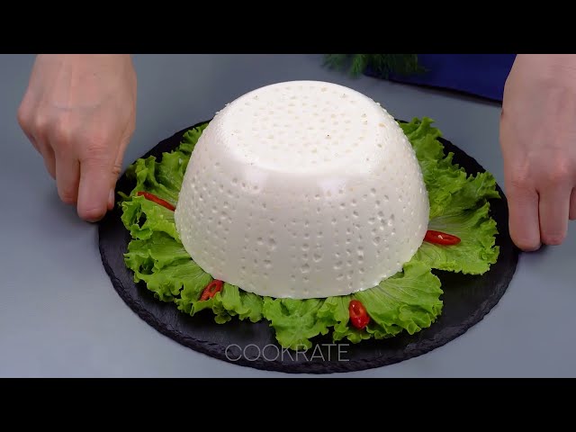 Домашний лимонный сыр с гренками и томатной сальсой
