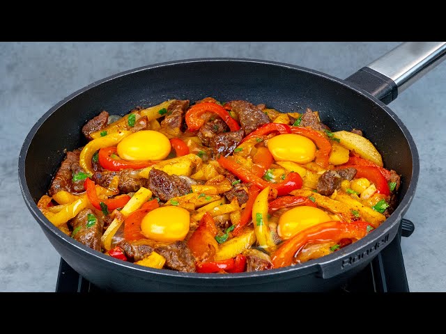 Говядина с овощами на сковороде с хрустящей крошкой