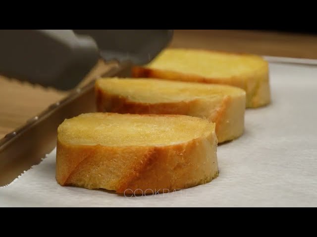 Горячие бутерброды с ветчиной, помидорами и моцареллой
