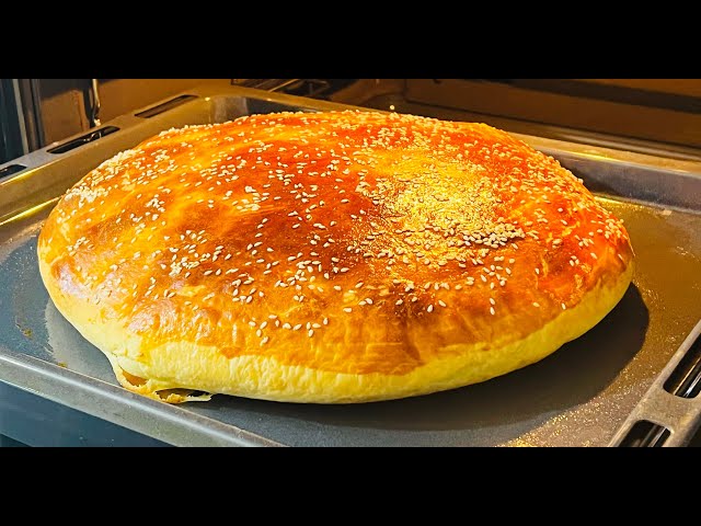 Пирог с творожно-сырной начинкой и зелёным луком
