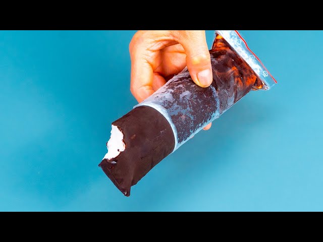 Домашнее мороженое с чёрным шоколадом и клубничным джемом