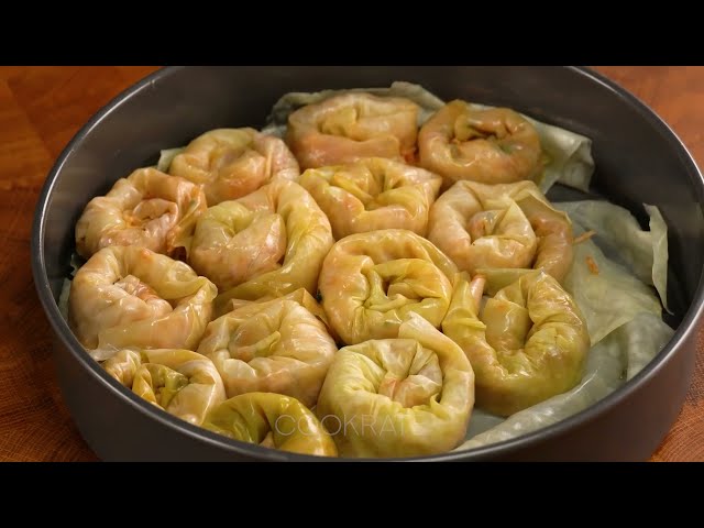 Голубцы с мясом и рисом в томатно-йогуртовом соусе